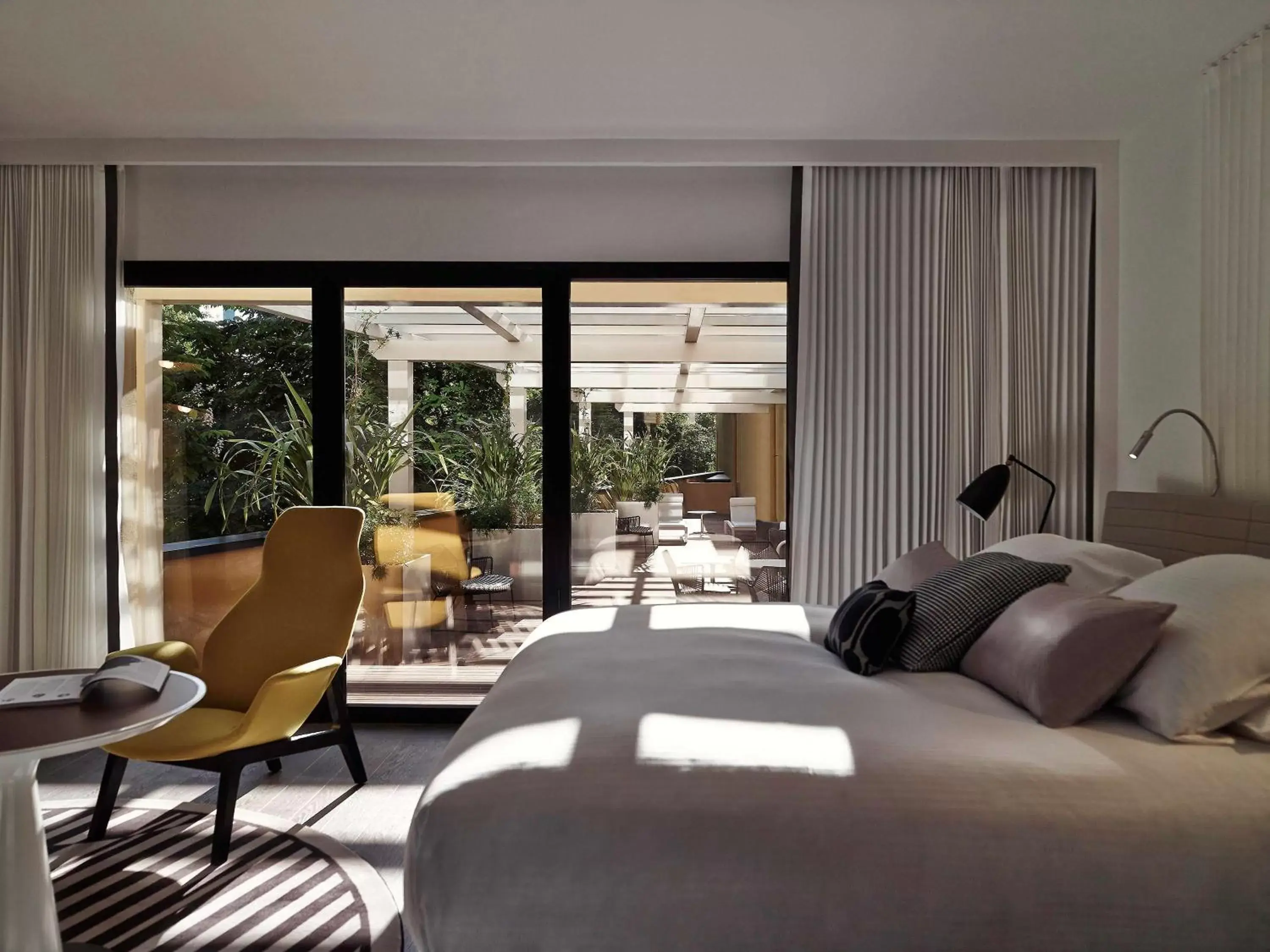 Photo of the whole room, Bed in Molitor Hotel & Spa Paris - MGallery Collection